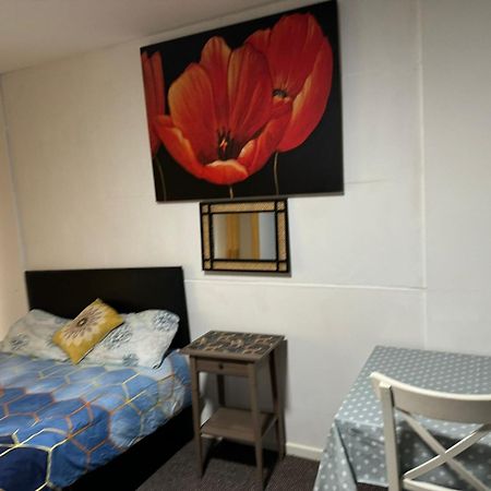 Gatwick Star Night Stay - Gatwick Кролей Экстерьер фото