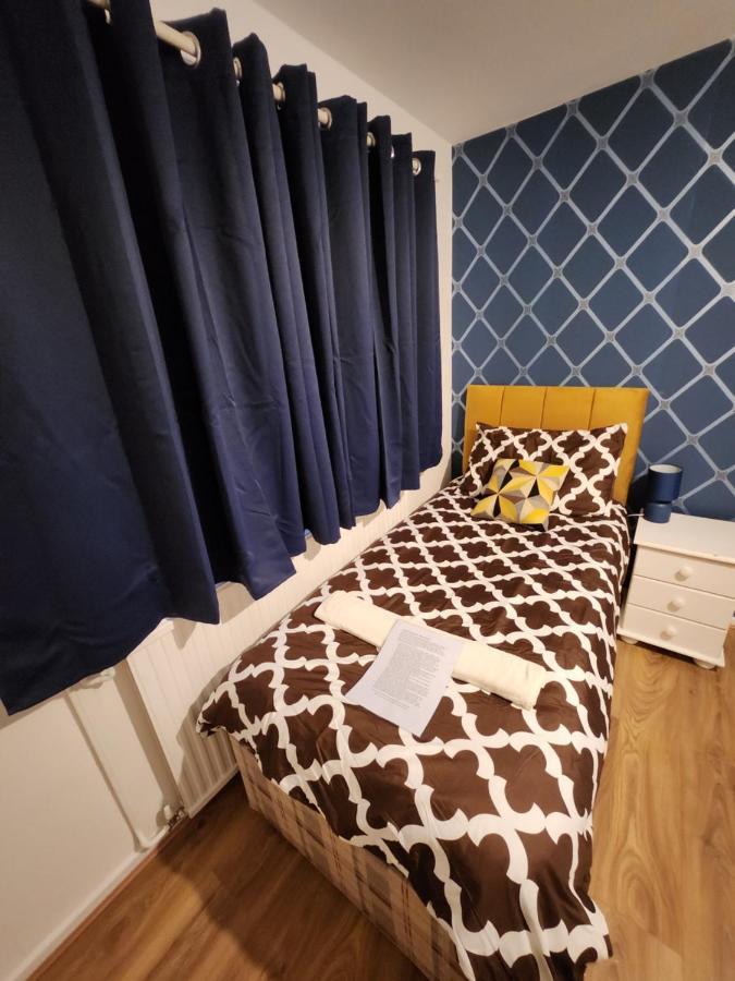 Gatwick Star Night Stay - Gatwick Кролей Экстерьер фото
