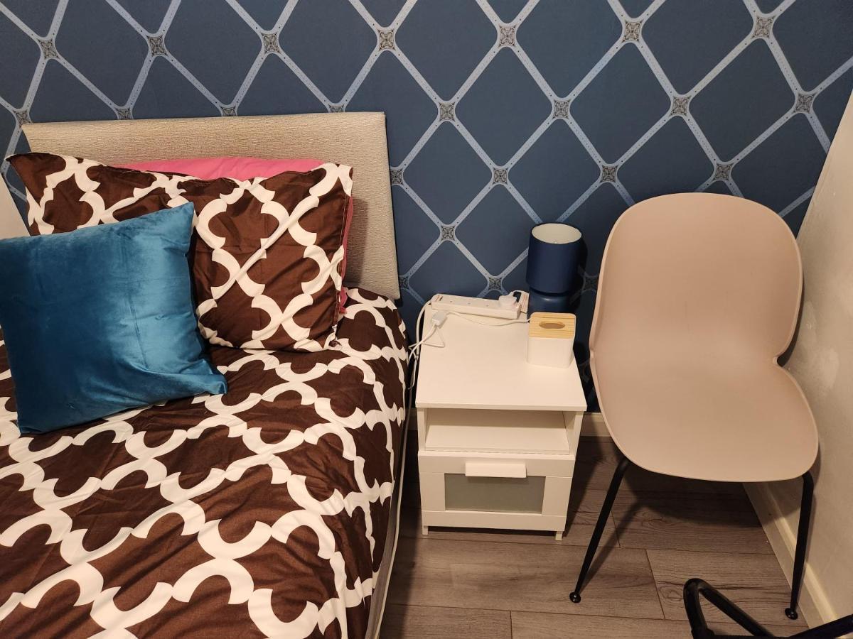 Gatwick Star Night Stay - Gatwick Кролей Экстерьер фото