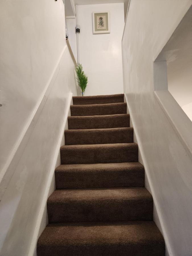 Gatwick Star Night Stay - Gatwick Кролей Экстерьер фото