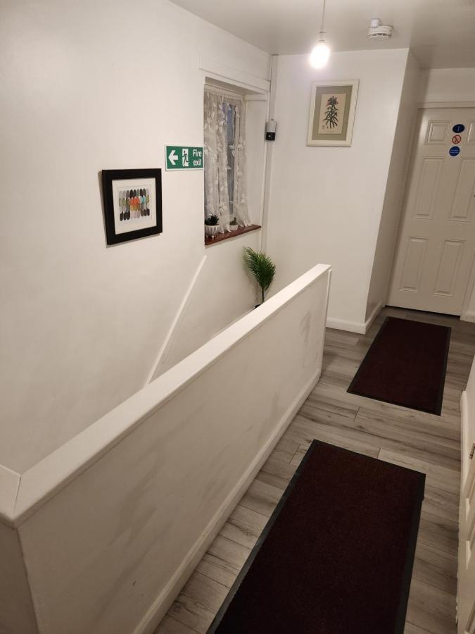 Gatwick Star Night Stay - Gatwick Кролей Экстерьер фото