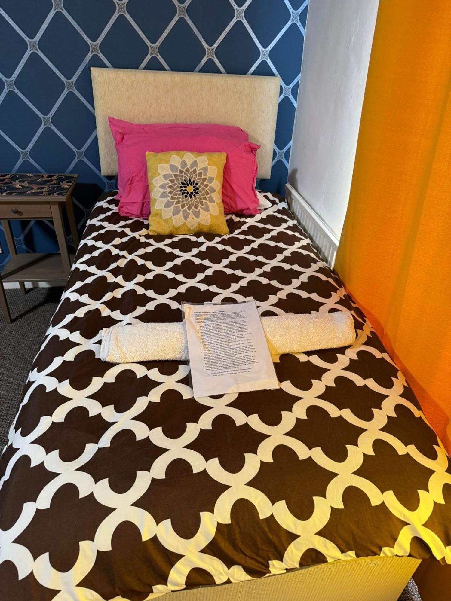 Gatwick Star Night Stay - Gatwick Кролей Экстерьер фото