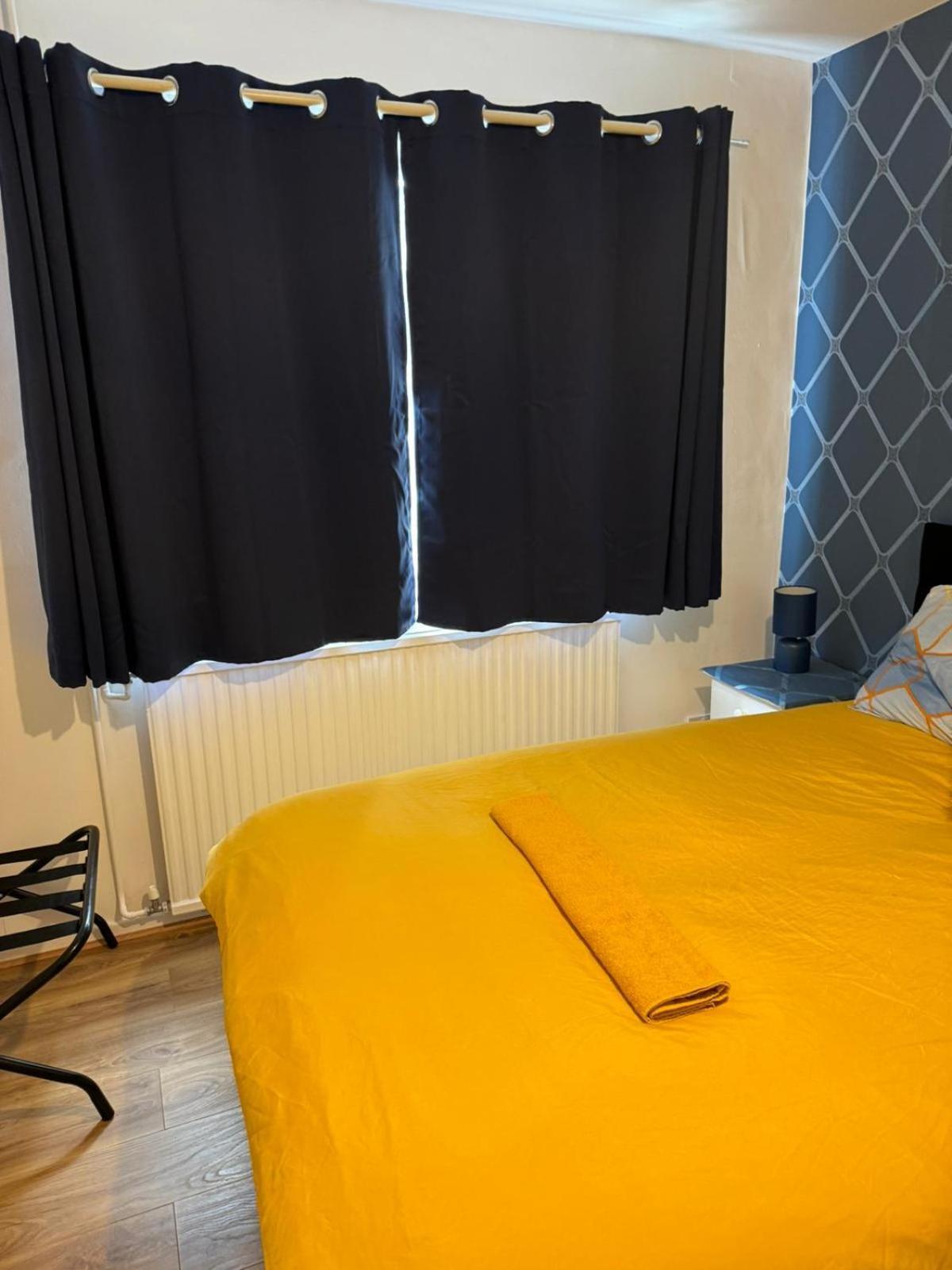 Gatwick Star Night Stay - Gatwick Кролей Экстерьер фото