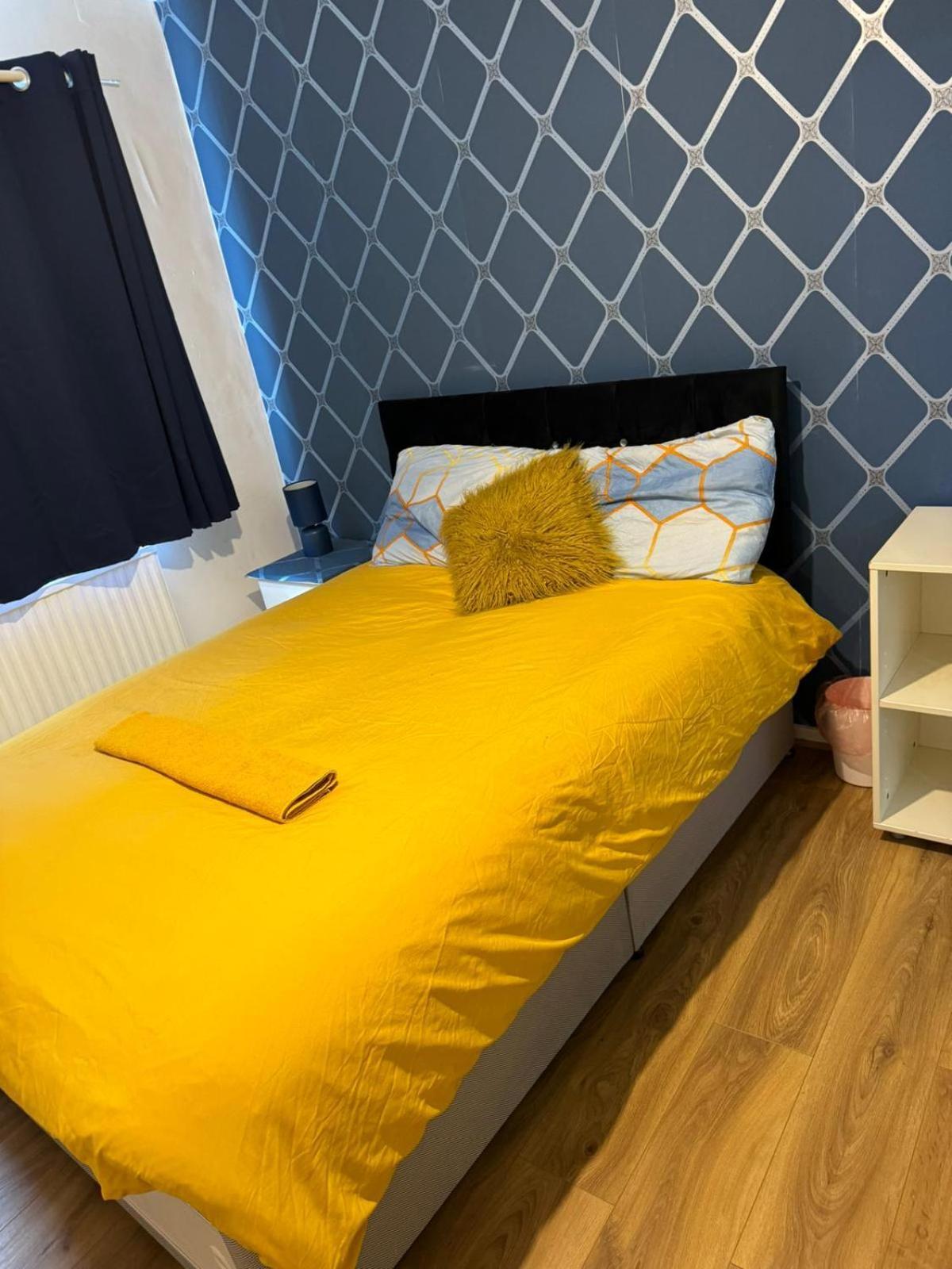 Gatwick Star Night Stay - Gatwick Кролей Экстерьер фото